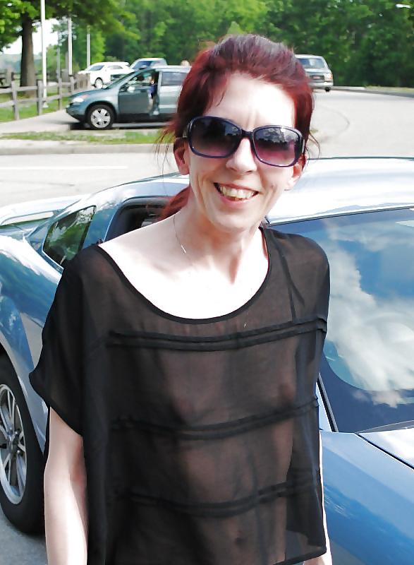 24P She forgot her bra 44.