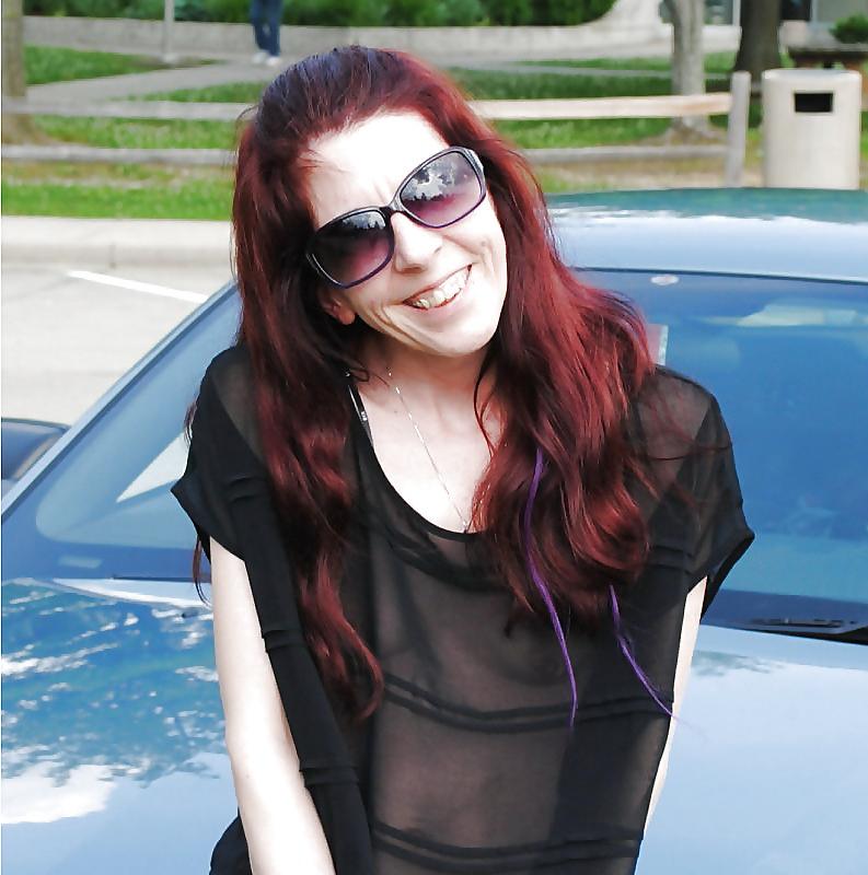 24P She forgot her bra 44.