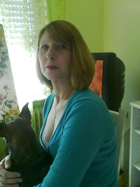 15P What would you do with my ex girlfriend M.I.L.F. Jutta?