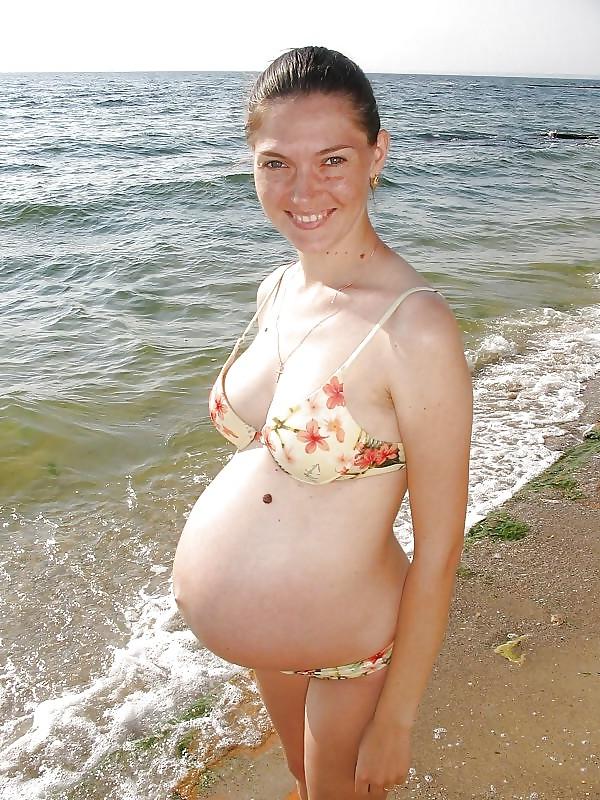 25P Mature Pregnant Women 1