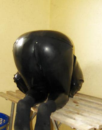 21P Rubber in the staircase & basement