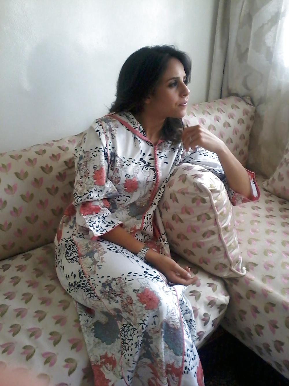 25P Zineba Morocco Girl Cum On Her