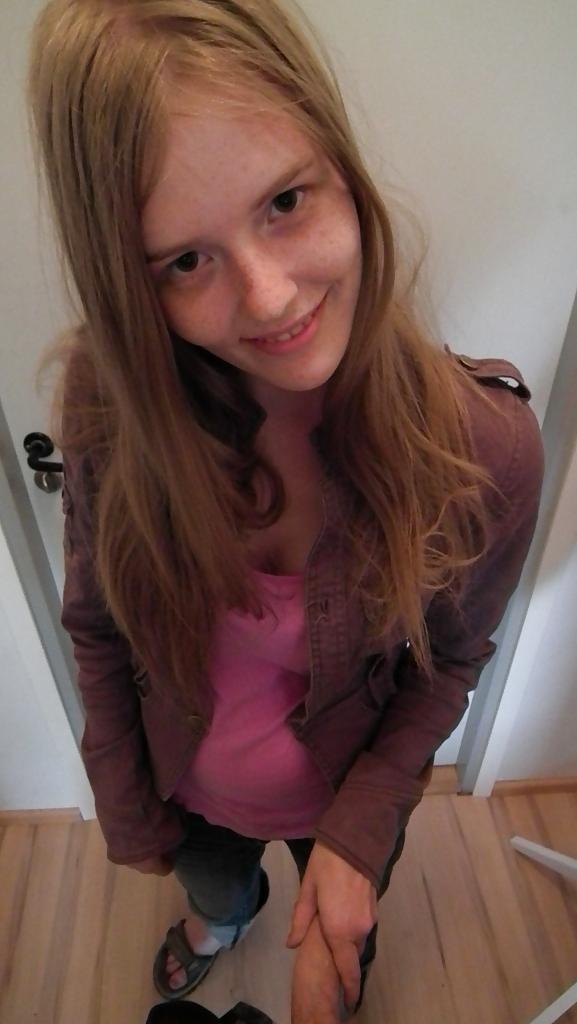 25P How we should recieve women at home (CFNM) III