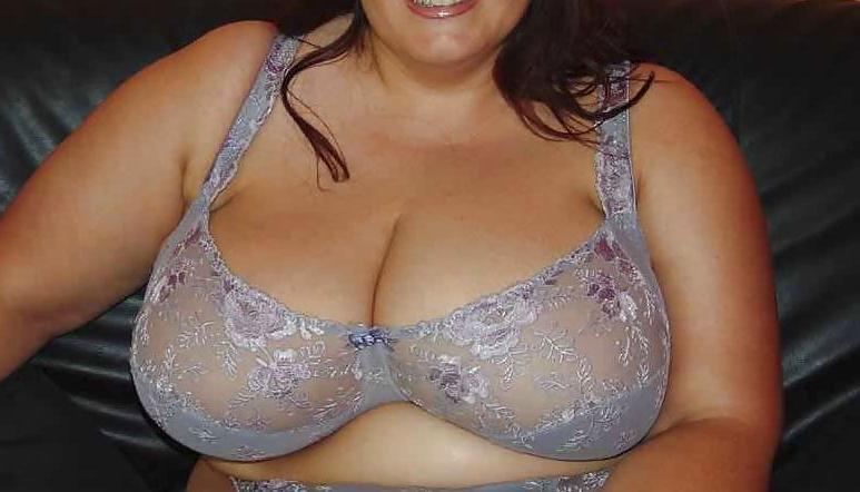 20P Chunky tits in bra 22