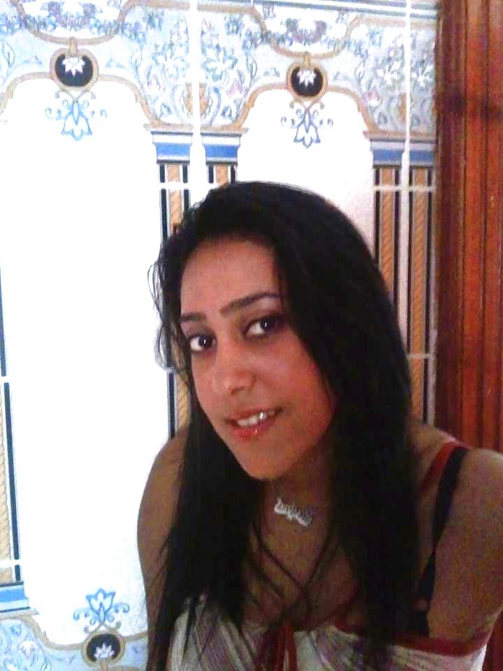 12P Loubna Morocco Girl Cum On Her