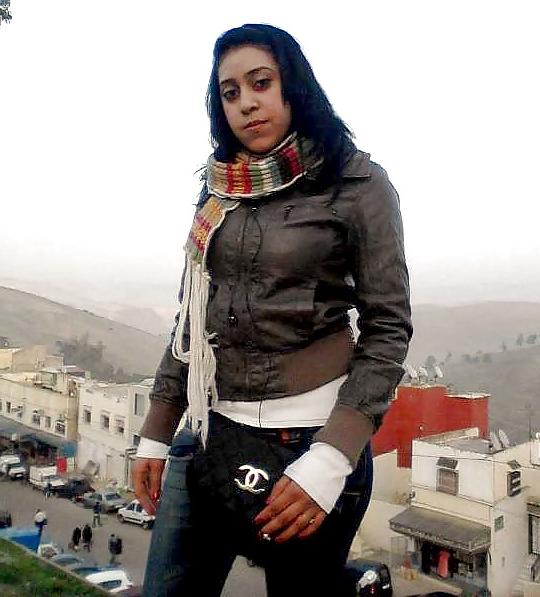 12P Loubna Morocco Girl Cum On Her