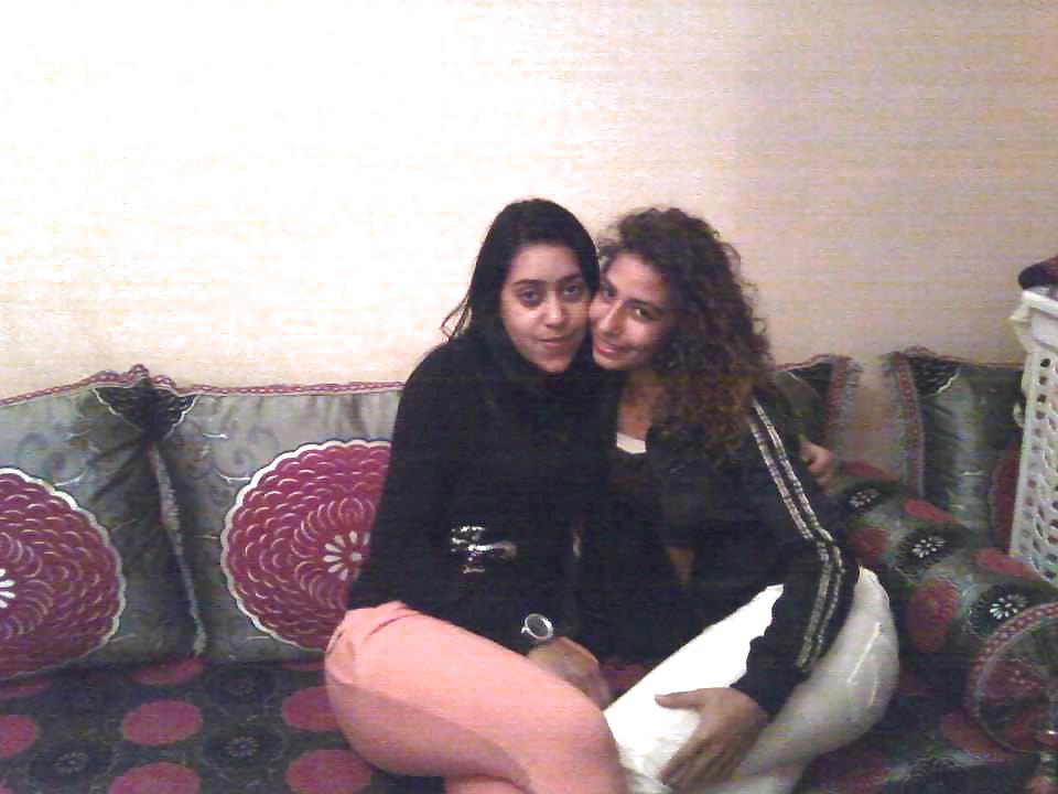 12P Loubna Morocco Girl Cum On Her