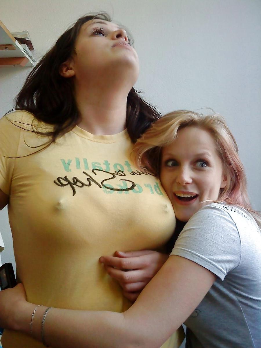 24P She forgot her bra 22.