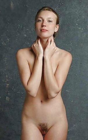 20P Nice standing in nude - Nues face objectif