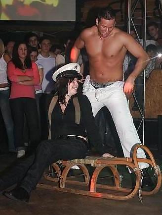25P Real Male Stipp Party (CFNM)