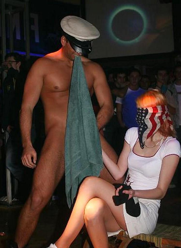 25P Real Male Stipp Party (CFNM)