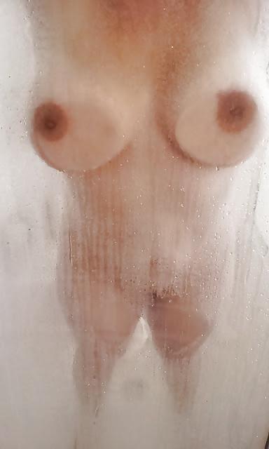 5P Wife in the bath
