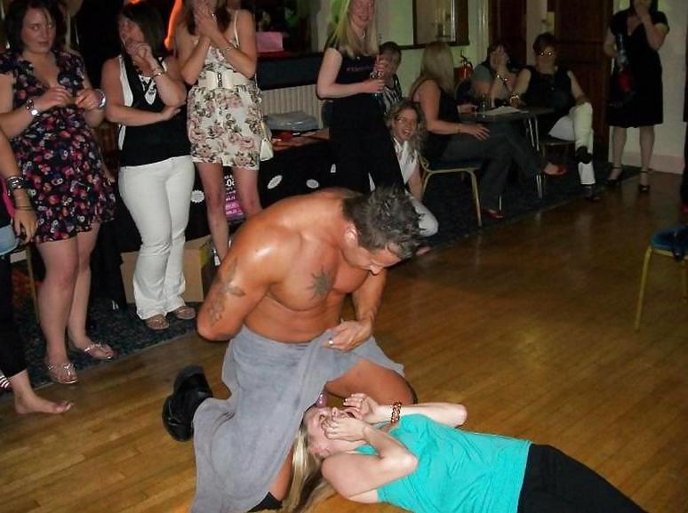 25P Von Male Stipp Parties (CFNM)