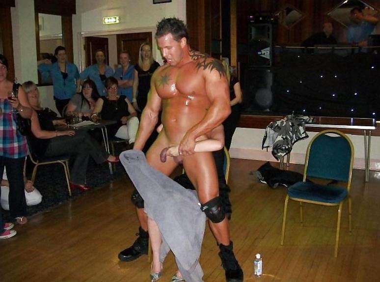 25P Von Male Stipp Parties (CFNM)