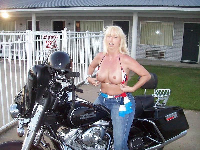 25P Biker Bitches