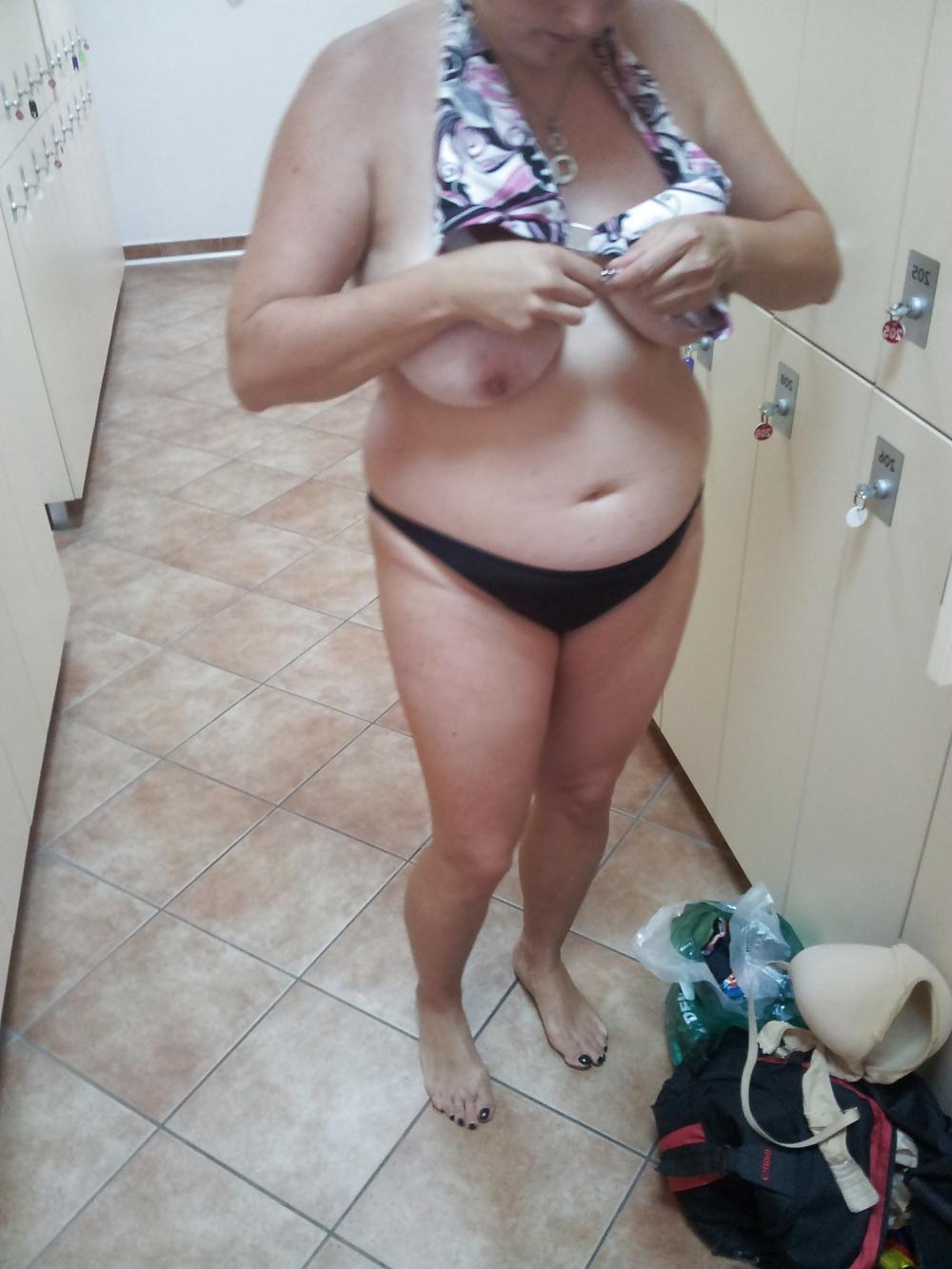 10P My wife in men's locker room