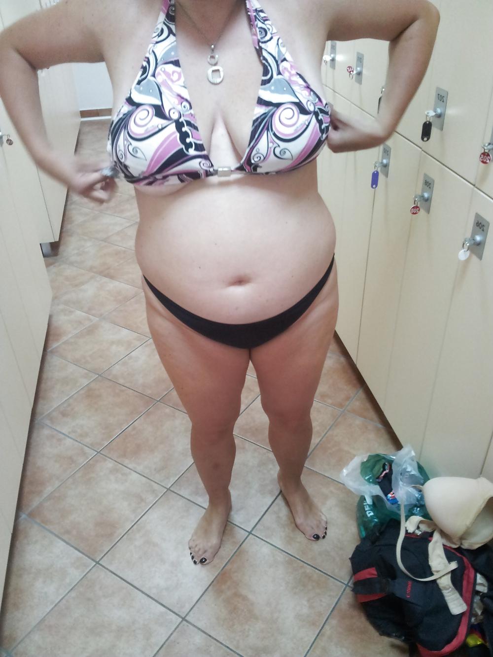 10P My wife in men's locker room
