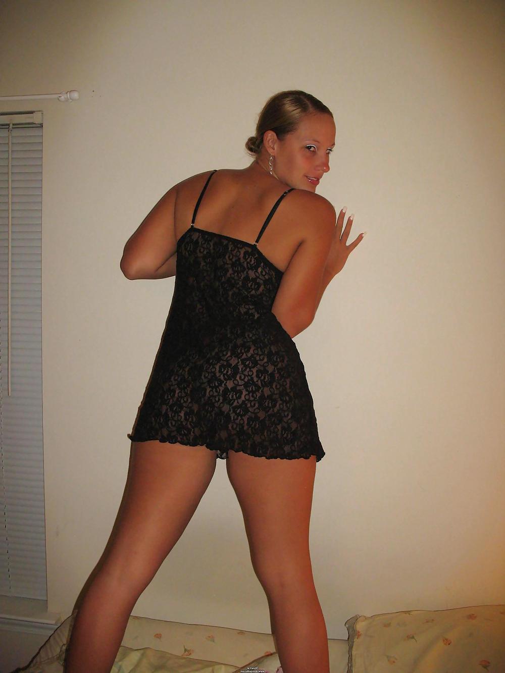 25P AMATEURE - BRUNETTE CUMSLUT SUCKED & FACIALED
