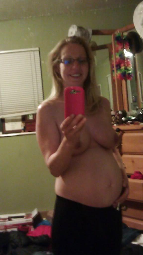 8P Schwangere blonde MILF