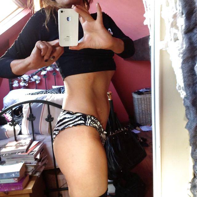 25P Milf posing in lingerie