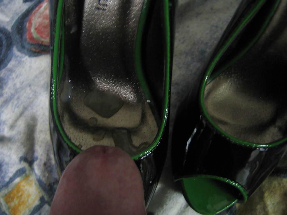 25P Fun with queen and princess shoes