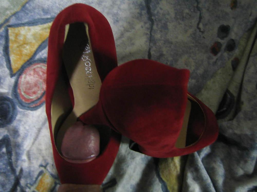 25P Fun with queen and princess shoes