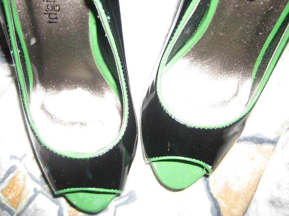 25P Fun with queen and princess shoes