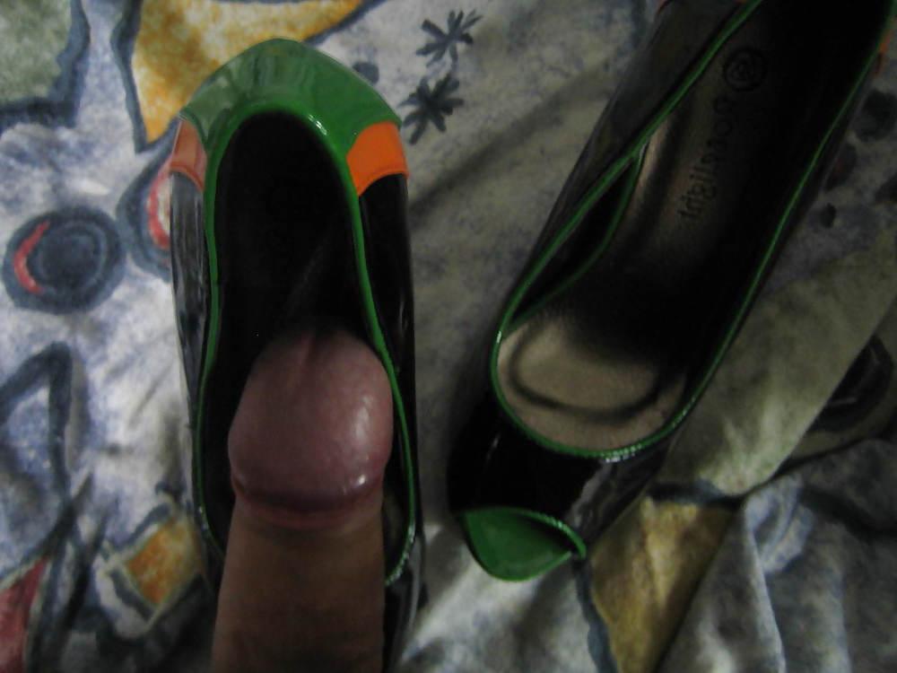 25P Fun with queen and princess shoes