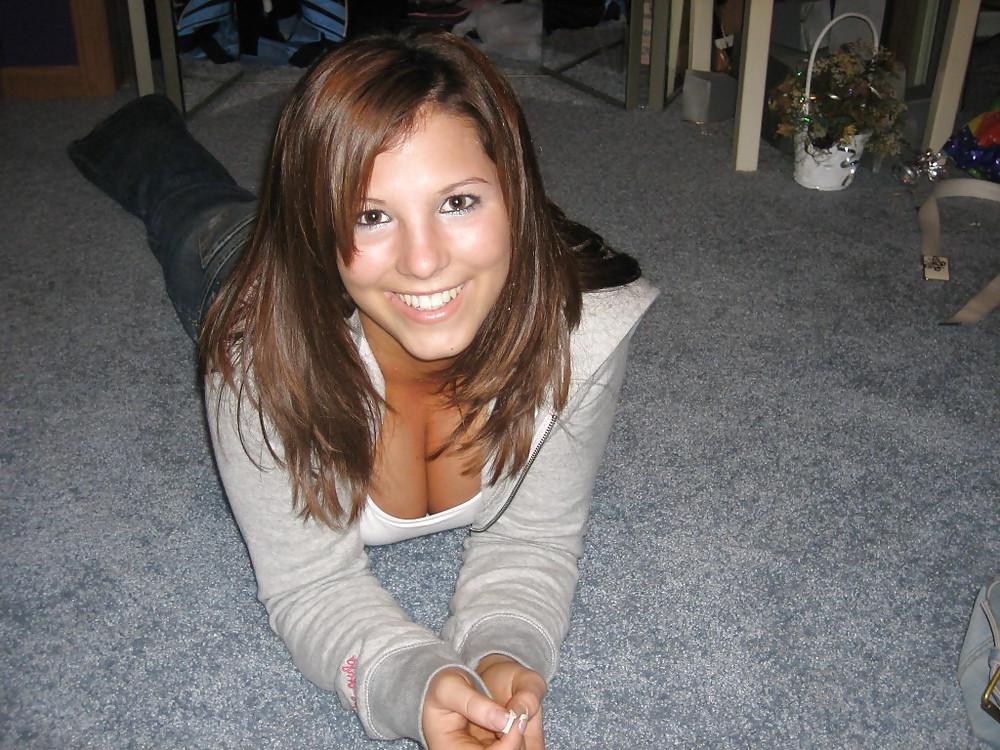 20P HOT BUSTY GIRLFRIEND