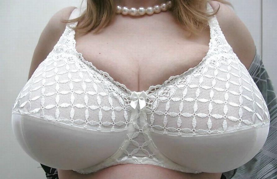 21P Mega tits in tight bra 2