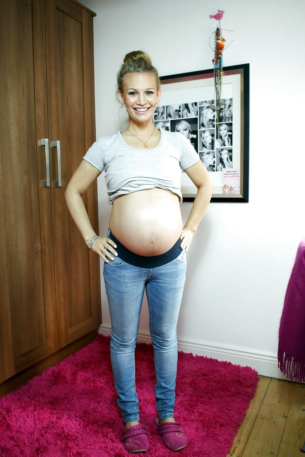 25P Celeb Pregnant preggo preggers