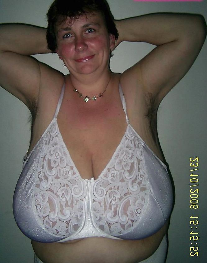 25P Chunky tits in bra 25