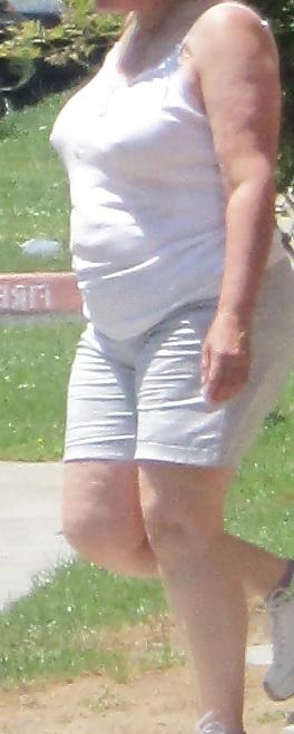 10P No Bra BBW Milf