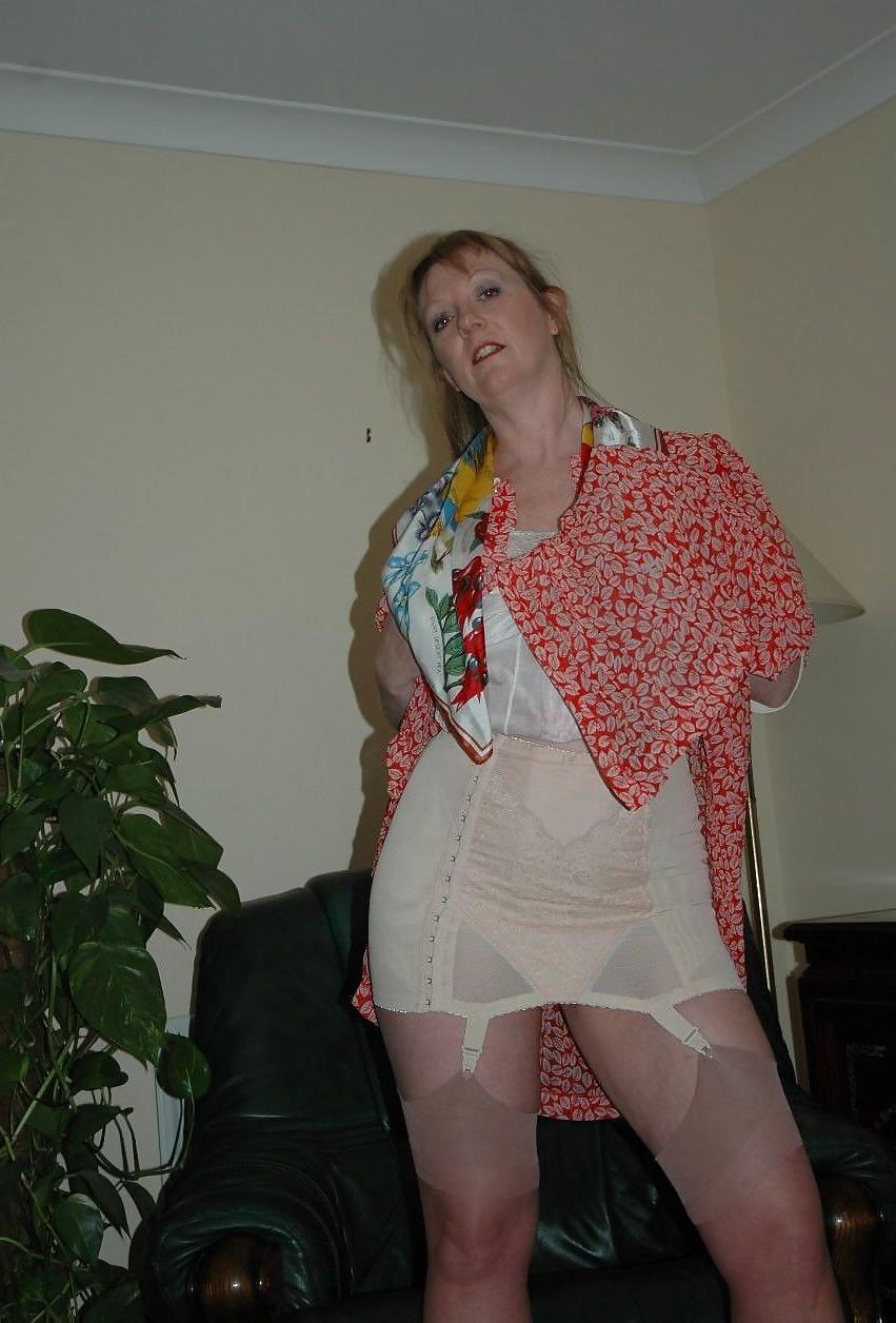 25P Up-Skirt Girdle Views