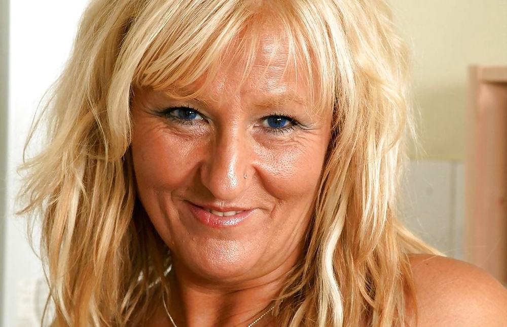 25P Pretty blond (who is she??) batch 2