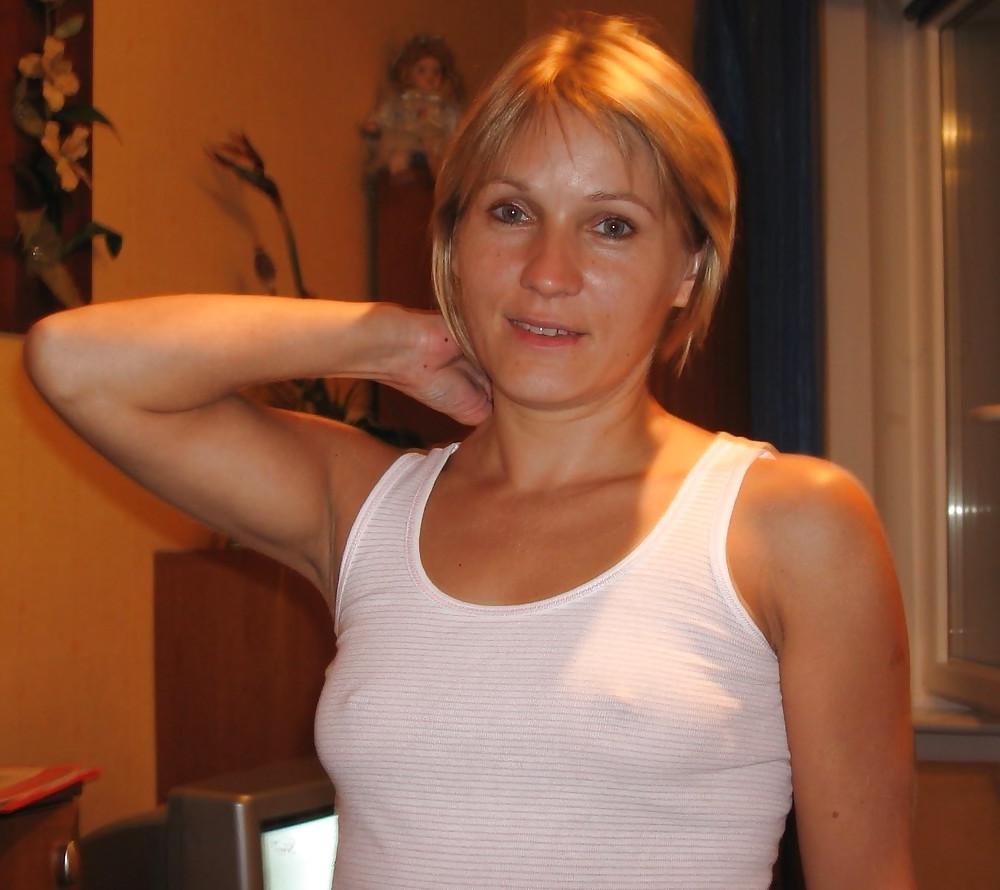 24P She forgot her bra 18.