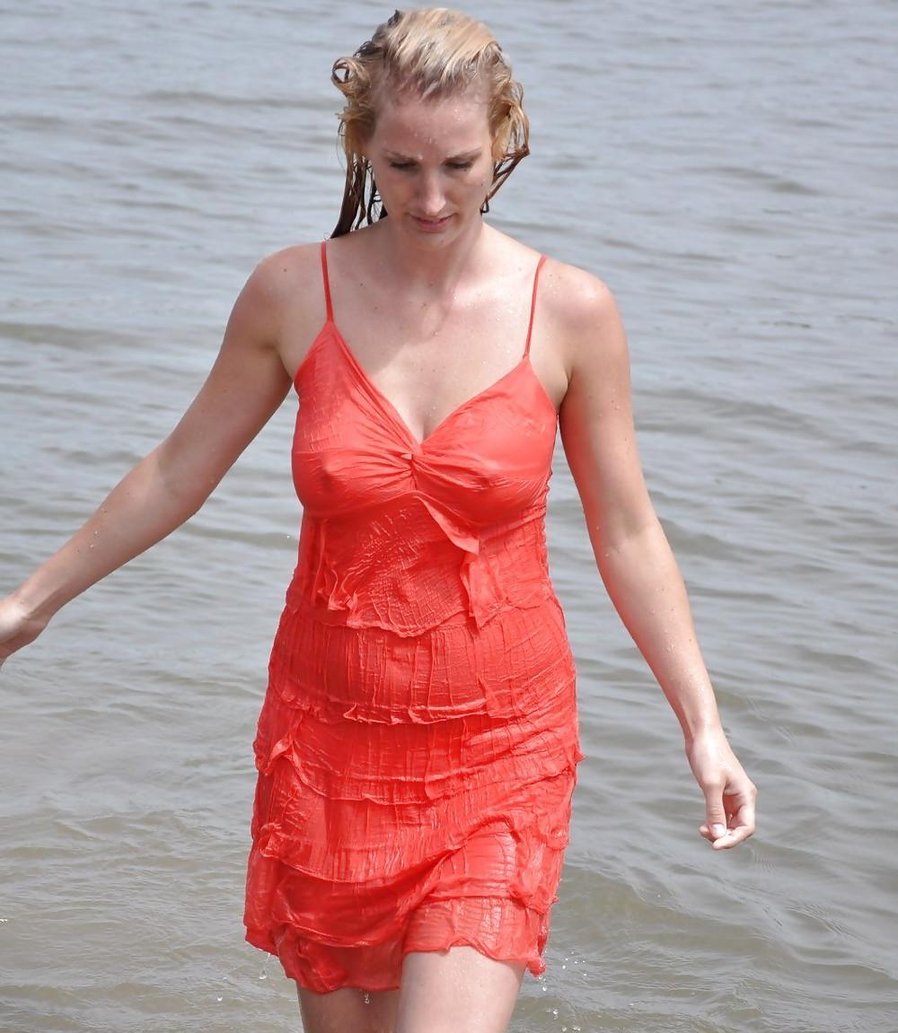 24P She forgot her bra 18.
