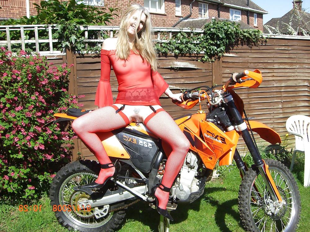 25P (TTL) bitchin bikers............