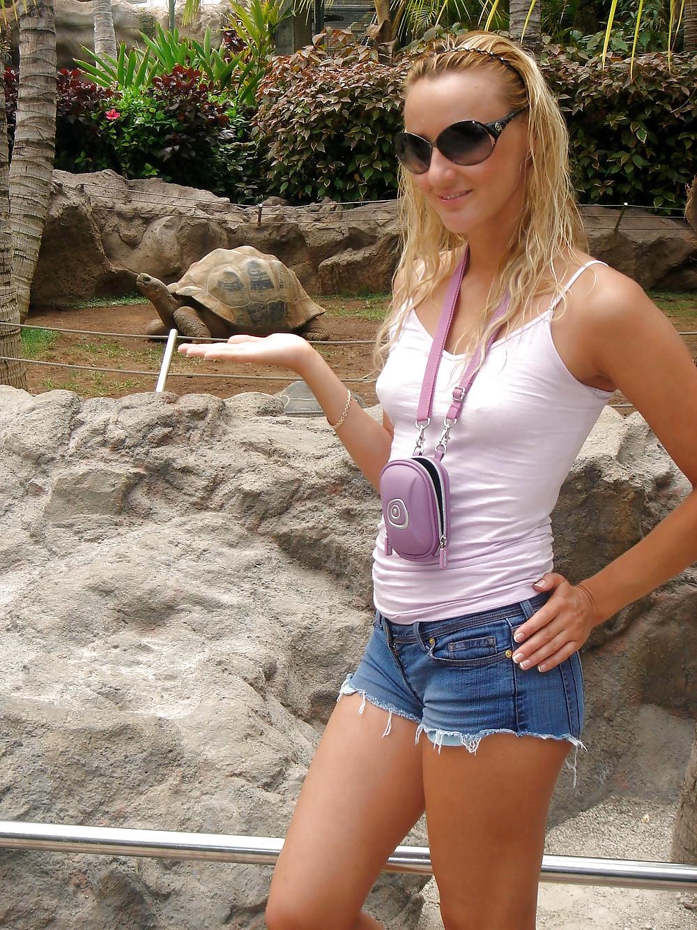 23P She forgot her bra 35.