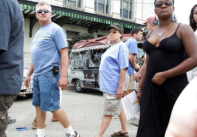 24P She forgot her bra 46.