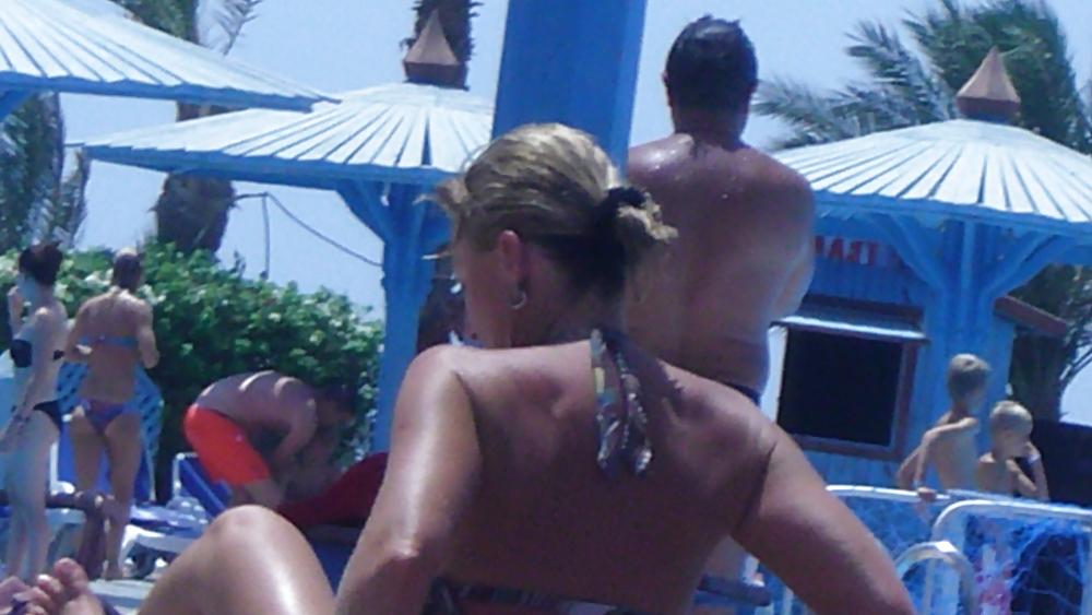 25P Hot Bikini Milf (No Nude)