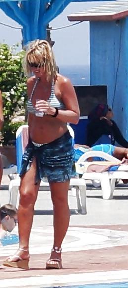 25P Hot Bikini Milf (No Nude)