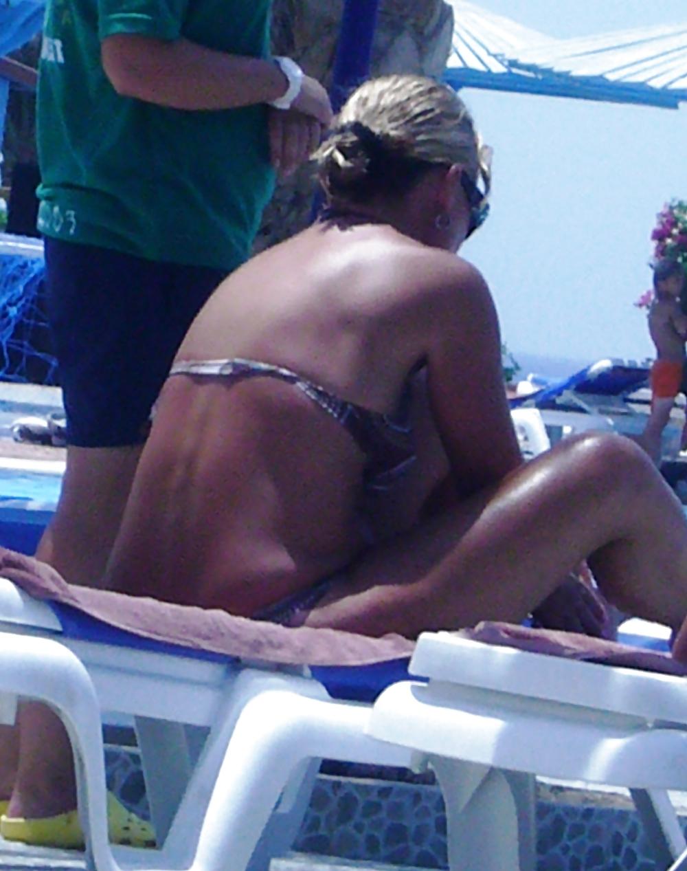 25P Hot Bikini Milf (No Nude)