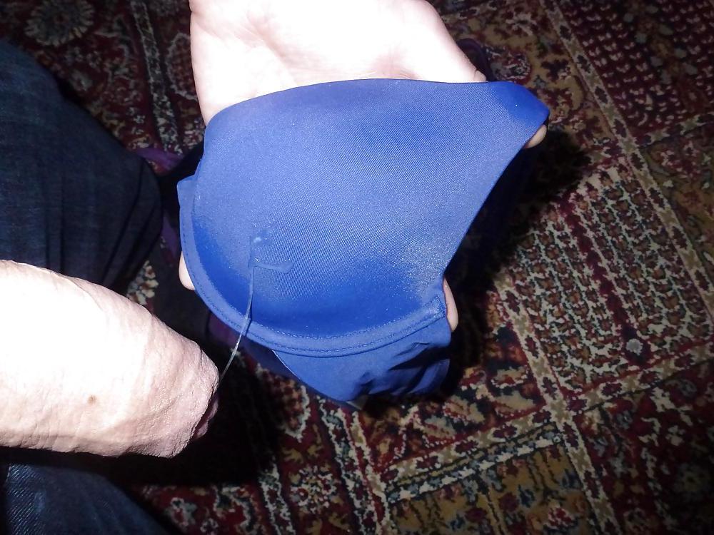 25P Cum on my Wife's bras and toothbrush