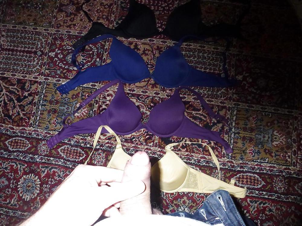 25P Cum on my Wife's bras and toothbrush