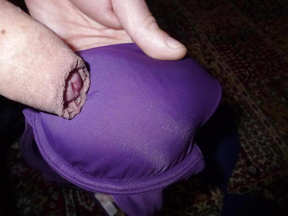 25P Cum on my Wife's bras and toothbrush