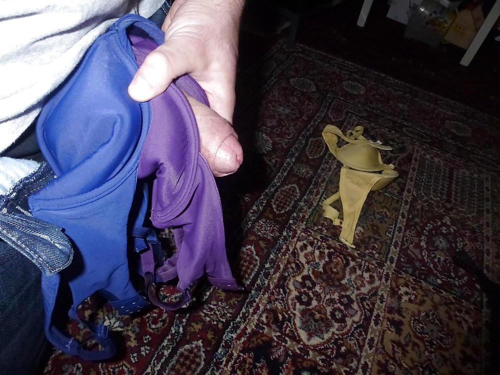 25P Cum on my Wife's bras and toothbrush