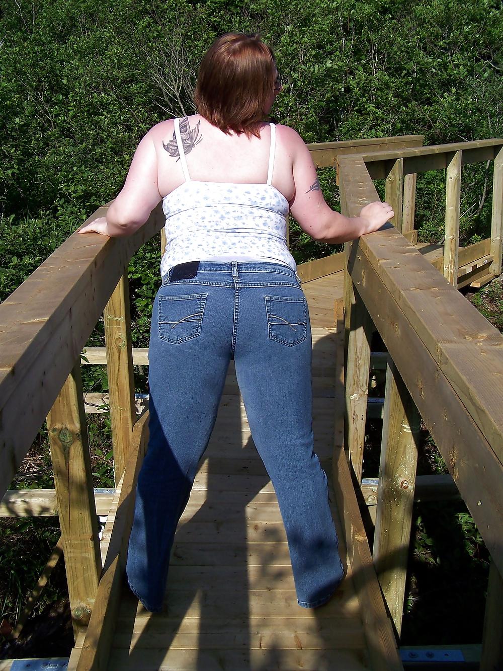 17P Outdoor Tease