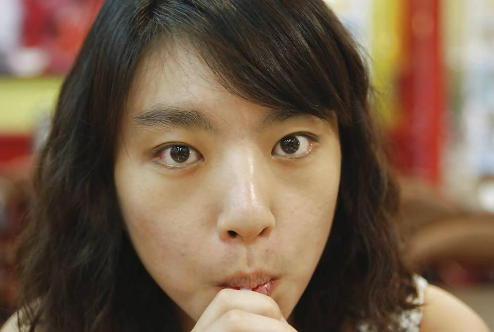 20P Would she be prettier with cum on her face?