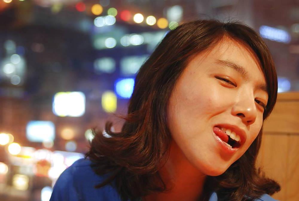 20P Would she be prettier with cum on her face?